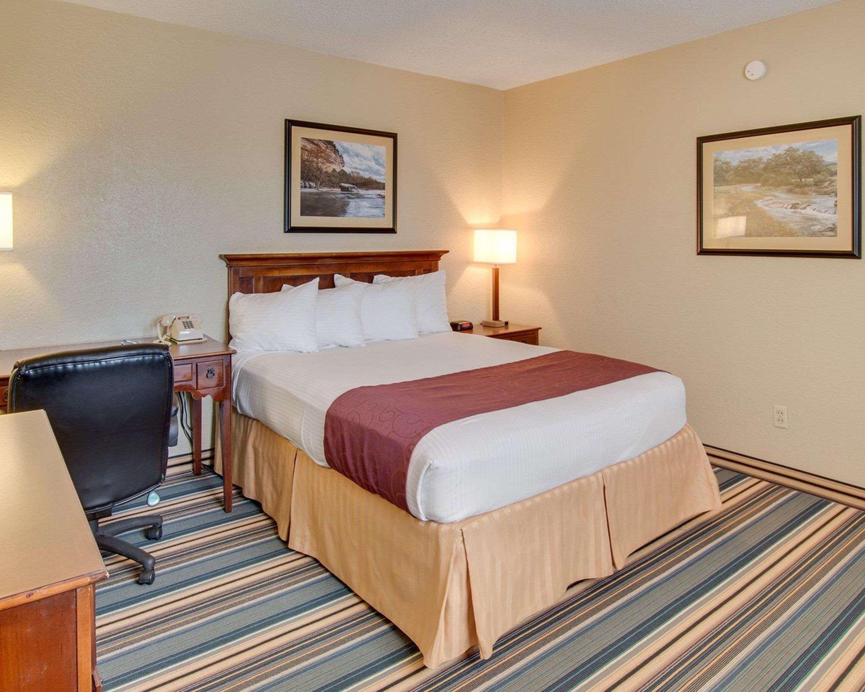 Days Inn By Wyndham Gatesville Dış mekan fotoğraf